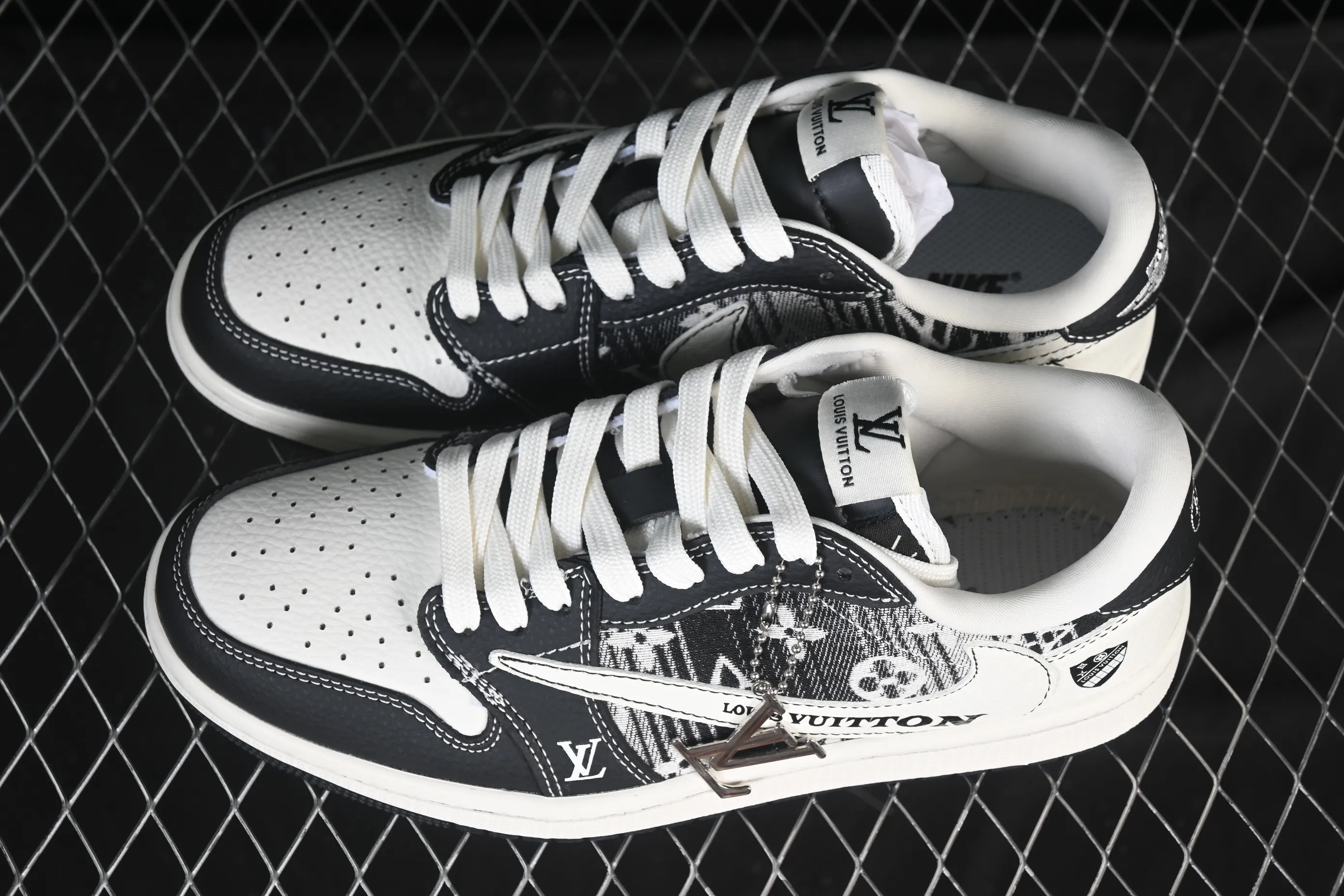 All categories Air Jordan Jordan series basketball shoes Air Jordan 1 Low High-end customized low-top sneakers Travis Scott x Fragment Design x Air Jordan 1 Low OG SP AJ1 Joe 1 LV joint black and white denim low-top cultural casual sneakers SC0601-052